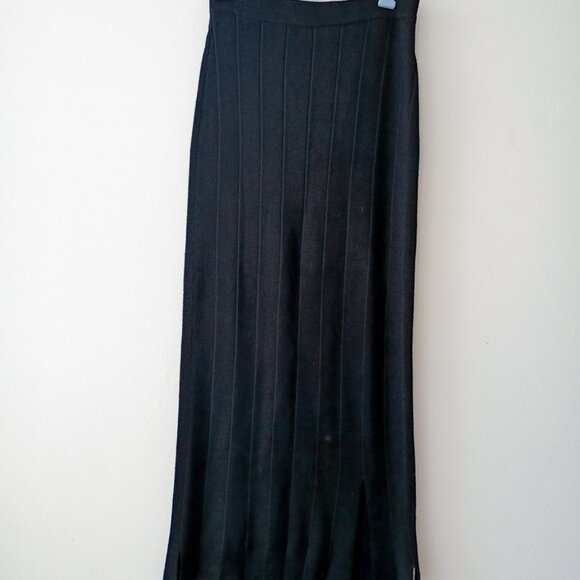 MANAHE Black Pleated Knit Midi Skirt | Classic Minimalist Chic Style Size S - Picture 2 of 6